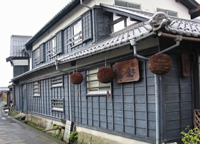 上原酒造の外観